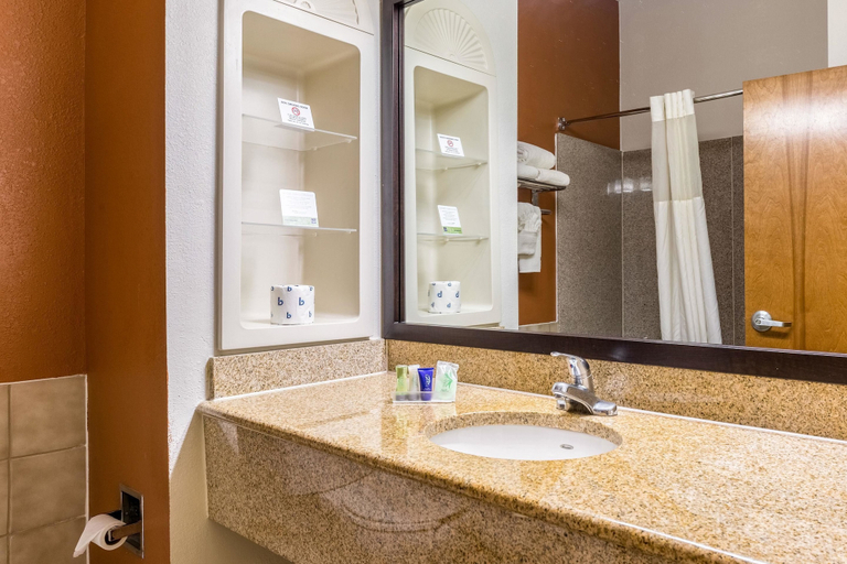 Bathroom 3, Sleep Inn & Suites Stafford - Sugarland, Fort Bend