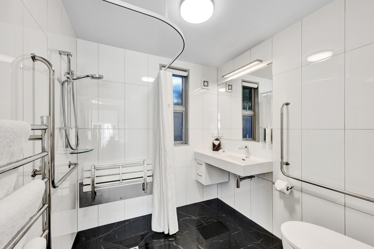 Bathroom 4, The Hotel Nelson, Nelson