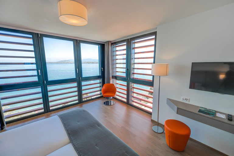 Bedroom 24