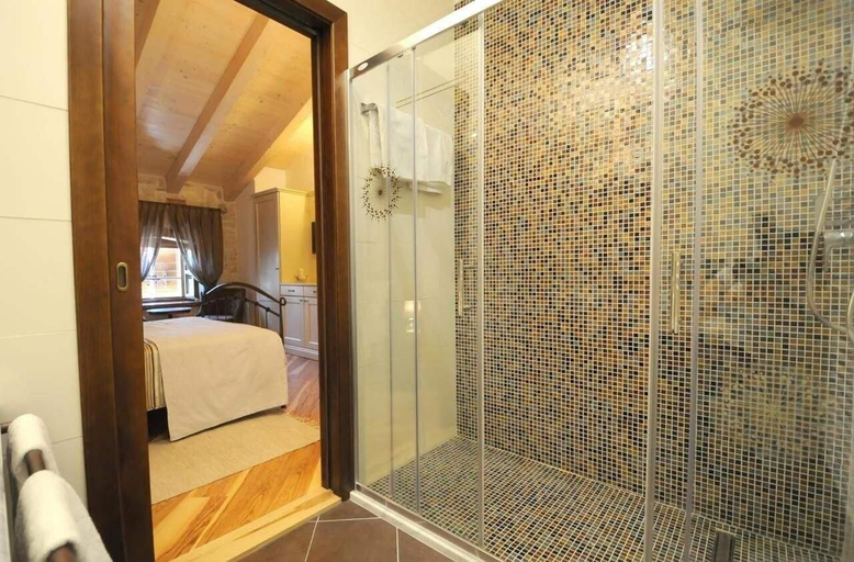Bathroom 3, Bed & Breakfast Korta Gira, Poreč
