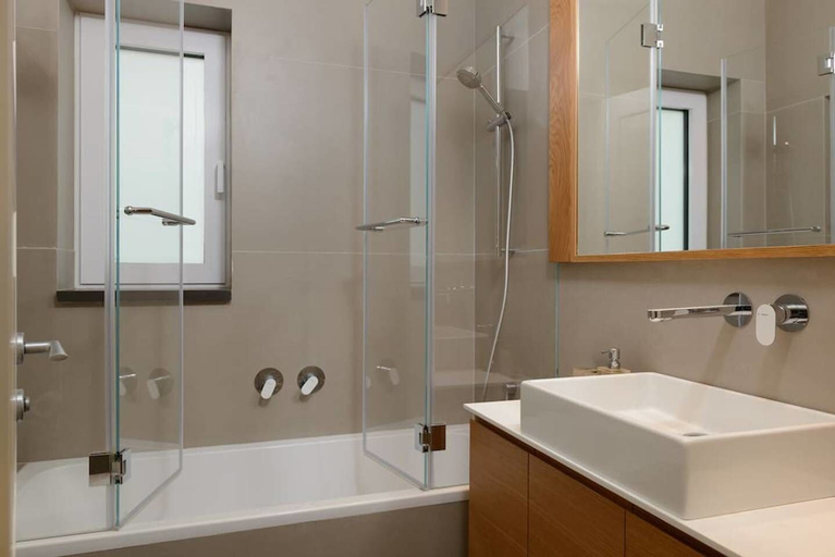 Bathroom, Luxury 2BR on the water by HolyGuest