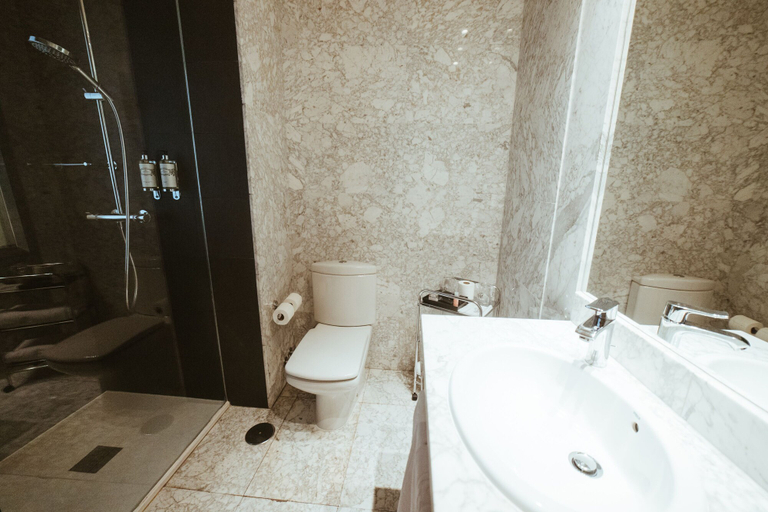 Bathroom 4, Barceló León Conde Luna, León