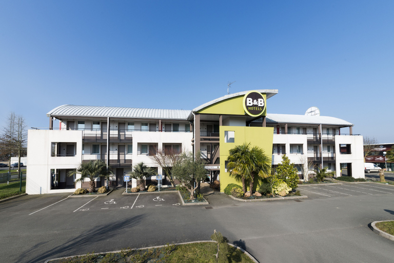 Exterior & Views 2, B&B HOTEL Laval Change, Mayenne