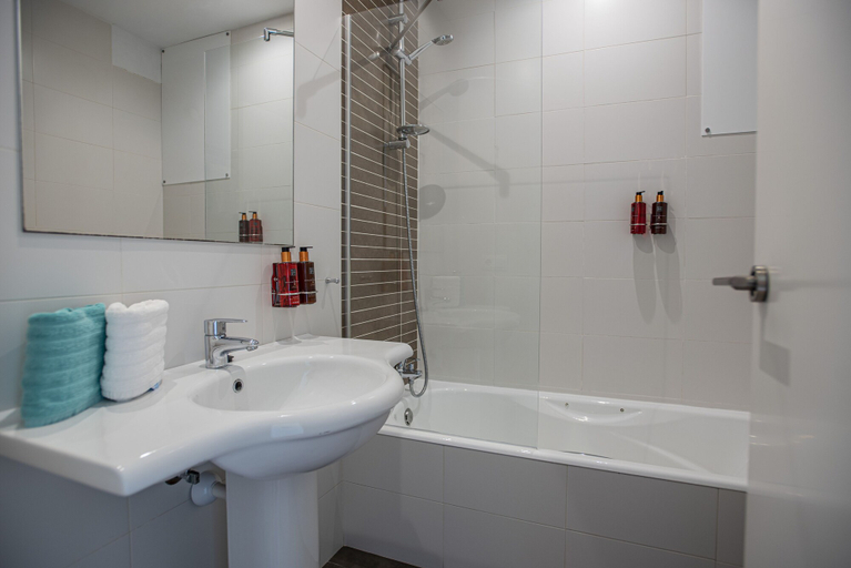 Bathroom 5, Hotel Feliz, Baleares