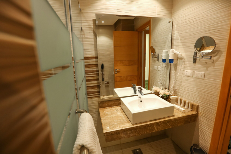 Bathroom 4, Tolip El Narges Hotel & Spa, New Cairo City