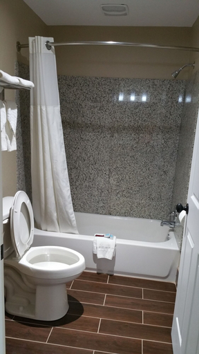 Bathroom 4, Westbridge Inn and Suites, Henry