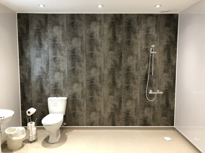 Bathroom 4, String of Horses, Cumbria