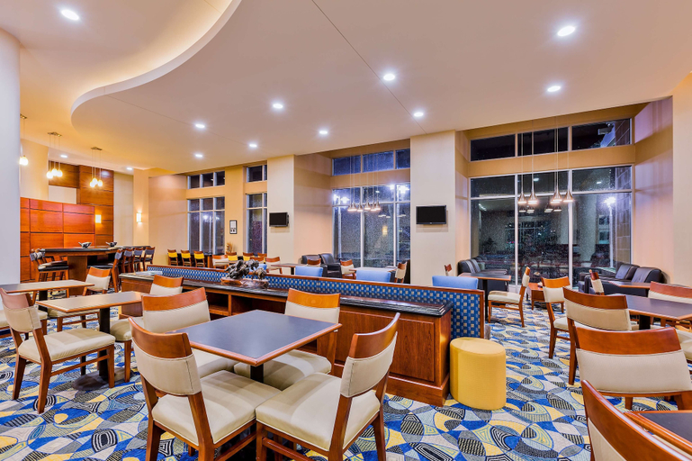 Food & Drinks 5, Hampton Inn & Suites Downtown Owensboro/Waterfront, Daviess