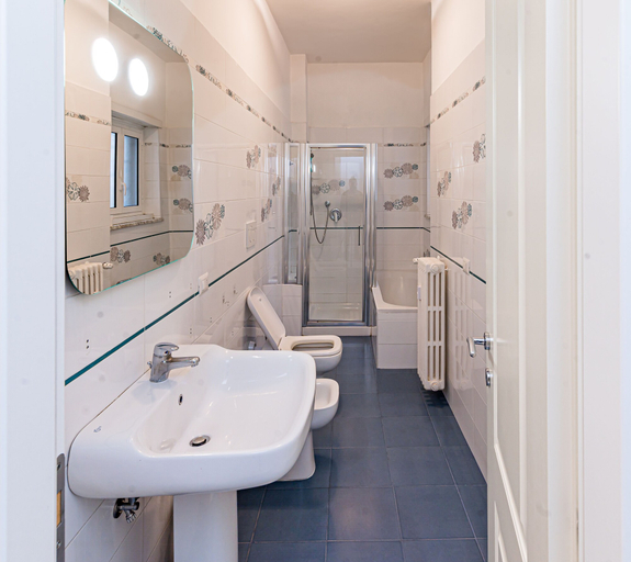 Bathroom 4, A Casa di Federico e Nikki, Rome