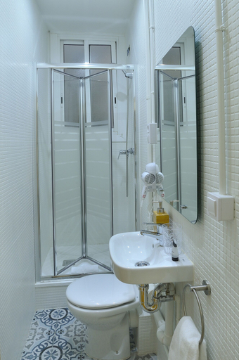 Bathroom 4, Hostal Girona, Barcelona