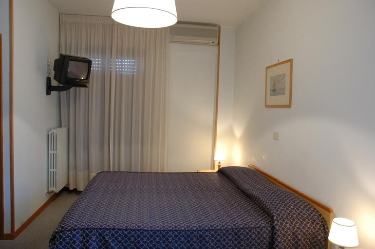 Bedroom 3, Hotel La Vela, Perugia