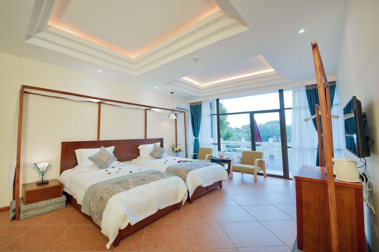 Bedroom 3, Guilin Crystal Crescent Moon Hotel, Guilin