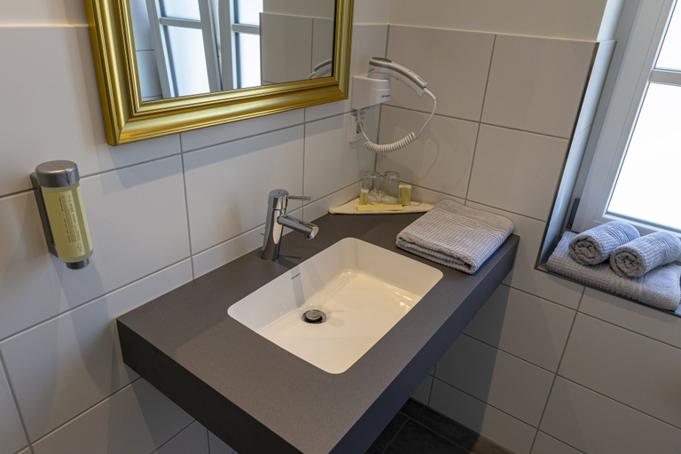 Bathroom 5, Hotel Historischer Krug, Schleswig-Flensburg