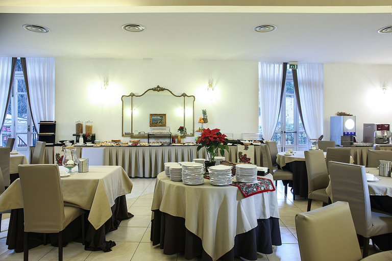 Food & Drinks 5, Grand Hotel Capodimonte, Napoli