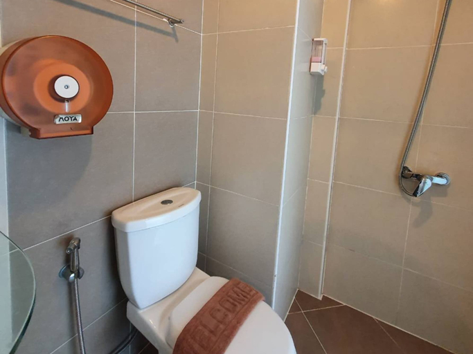 Bathroom 5, Retreat Resort Pattaya, Pattaya