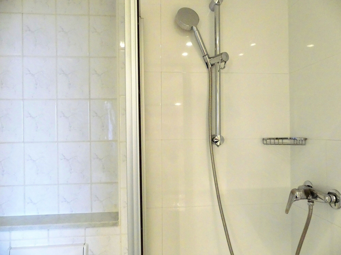 Bathroom 4, Kunibert der Fiese, Köln