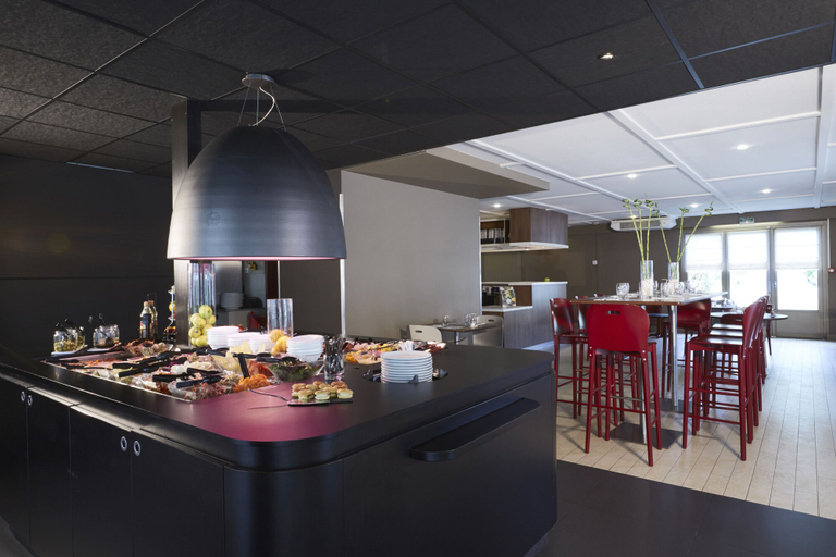 Food & Drinks 4, Campanile Dunkerque Armbouts, Nord