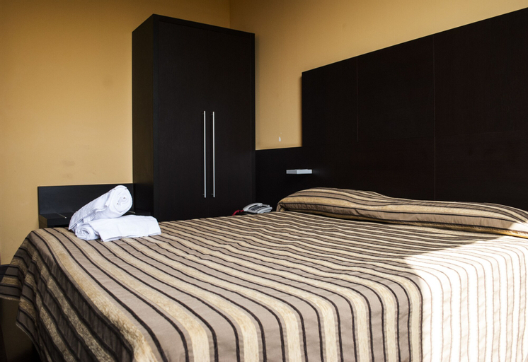 Bedroom 2, Vercelli Palace Hotel, Vercelli