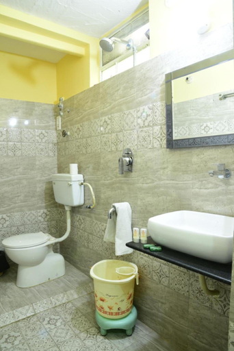 Bathroom 3, Hotel Bani Park Palace, Jaipur