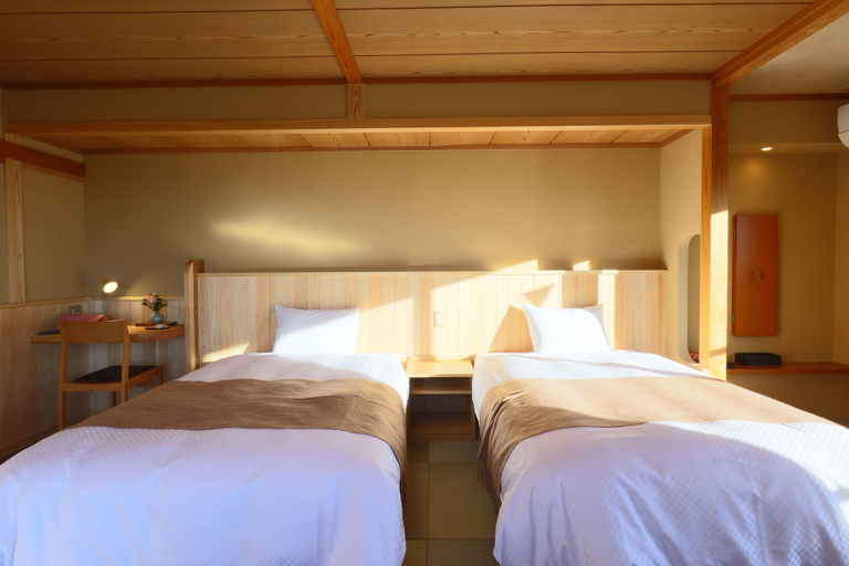 Bedroom 4, Shibu Hotel, Yamanouchi