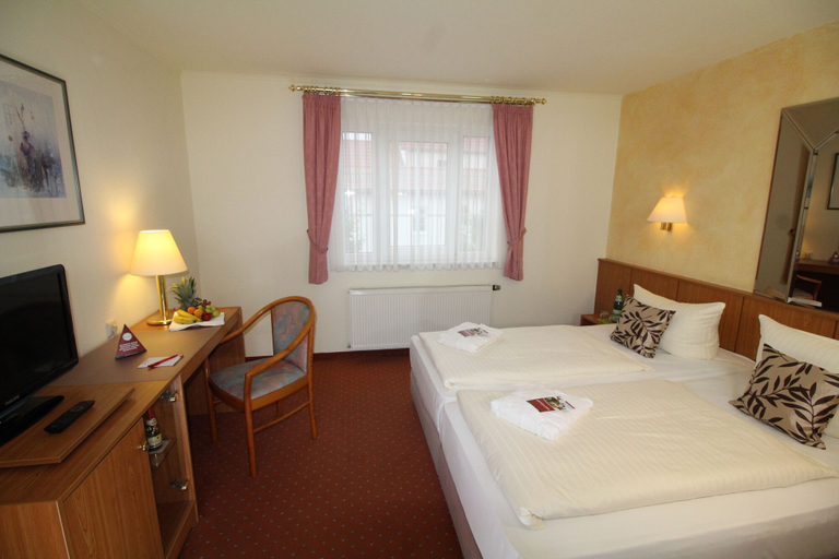 Bedroom 2, Hotel Weisser Schwan, Erfurt