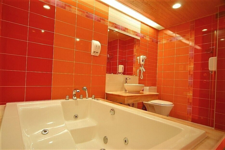 Bathroom 5, Tranquil Sea Hotel, Pingtung