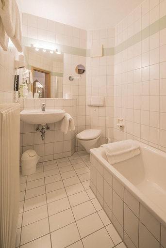 Bathroom 4, Hotel am Wasen, Ludwigsburg