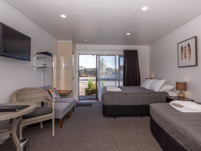 Bedroom 3, Buller Bridge Motel, Buller