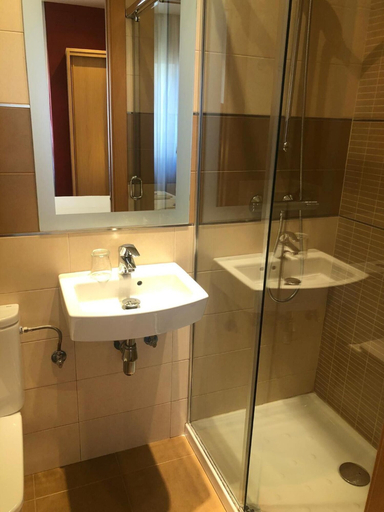 Bathroom 5, Hostal Abami II, Madrid