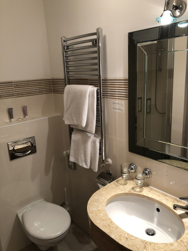 Bathroom 5, Hotel Ariston & Ariston Patio, Praha 1