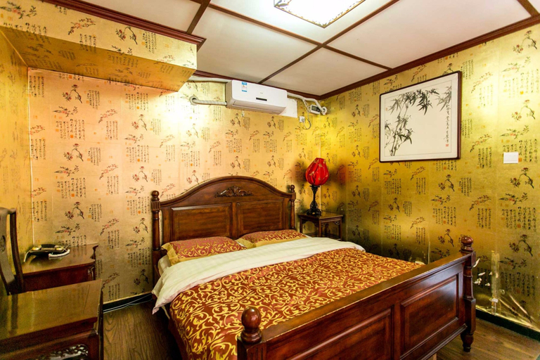 Bedroom 3, Imperial Courtyard, Beijing