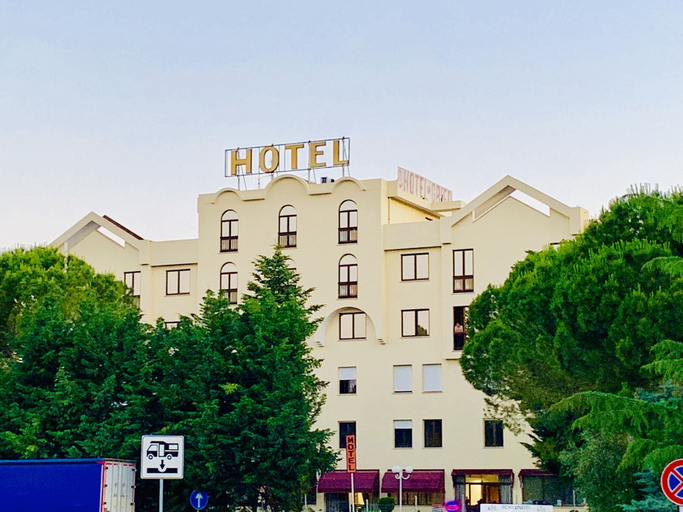 Exterior & Views 2, Il Grifo Hotel e Bisteccheria Toscana, Siena