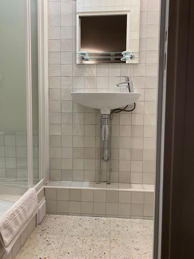 Bathroom 4, Louisa Hotel, Paris
