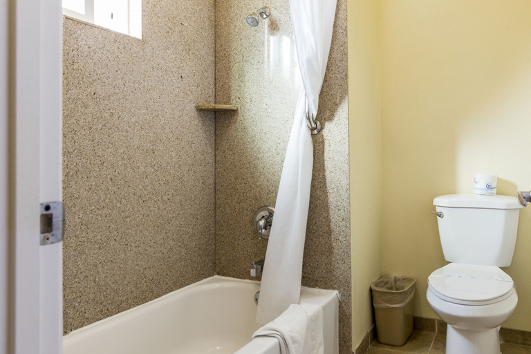Bathroom 4, Ocean Palms Motel, San Luis Obispo