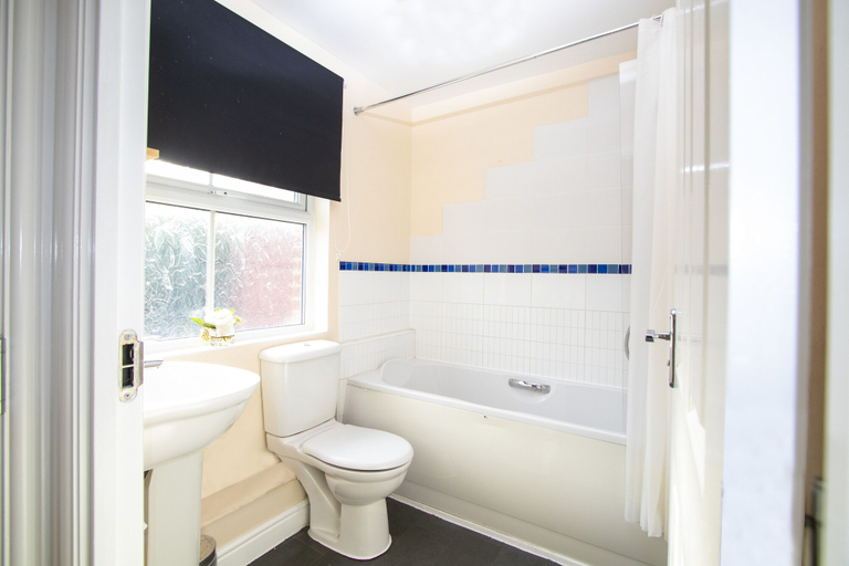 Bathroom, Osprey Avenue, Bracknell Forest