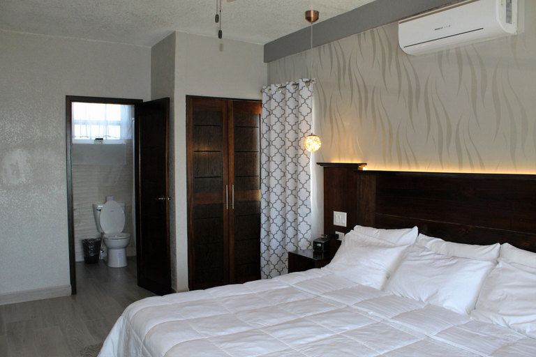 Bedroom 2, Barefoot Caye Caulker Hotel