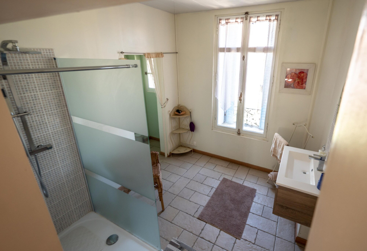 Bathroom 5, Villa Celine, Aude