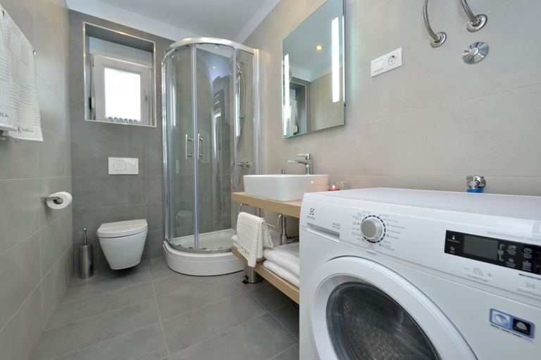 Bathroom 5, Apartments Villa Karla, Zadar