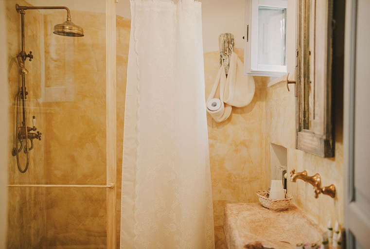Bathroom 4, Masseria Montenapoleone, Brindisi