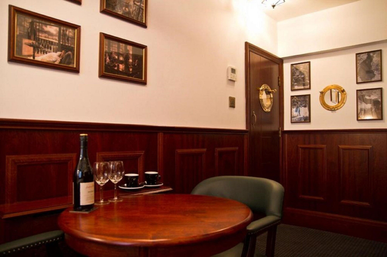Food & Drinks 5, Regency House, London