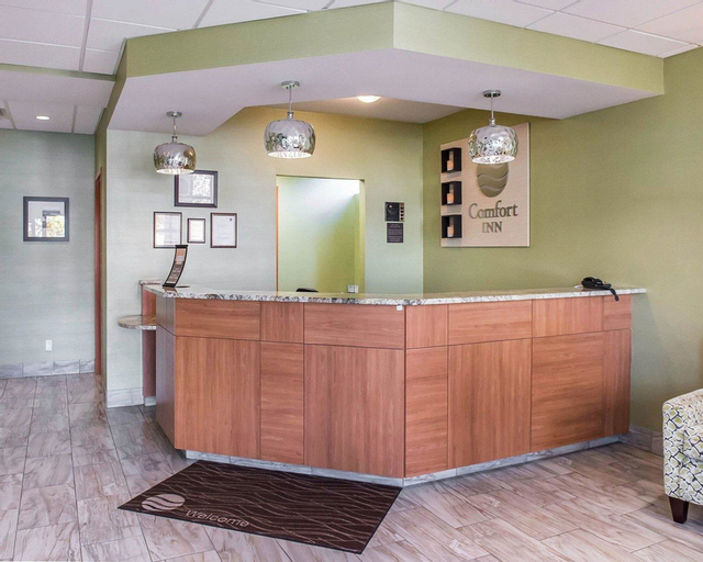 Public Area 2, Comfort Inn Brockville, Leeds and Grenville