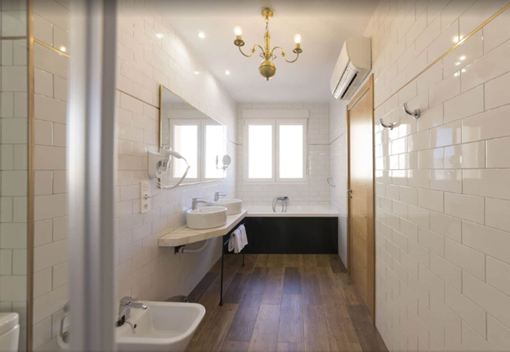 Bathroom 4, Real Segovia, Segovia