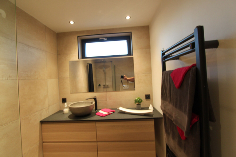 Bathroom 5, La chambre des Onglous, Hérault