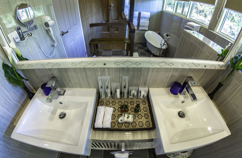 Bathroom 4, Sutera Sanctuary Lodges at Kinabalu Park, Ranau