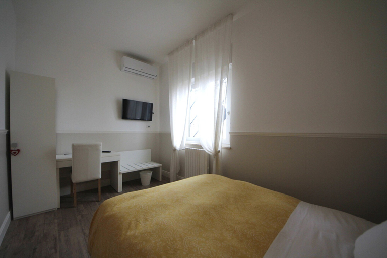 Bedroom 4, Principe, Bari