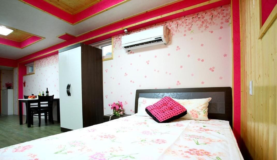 Bedroom 3, Pinky Marine Pension, Namhae