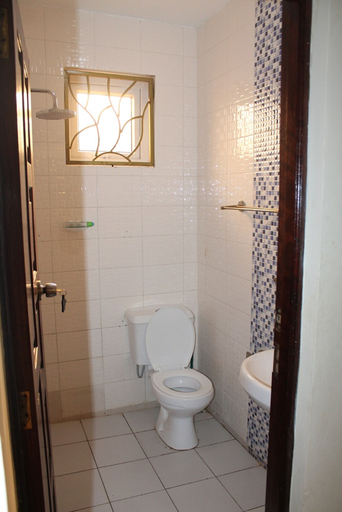 Bathroom, Oluwa Seun Beach Cottages, Kilifi South