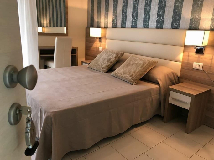 Bedroom 3, Hotel Principe, Rimini