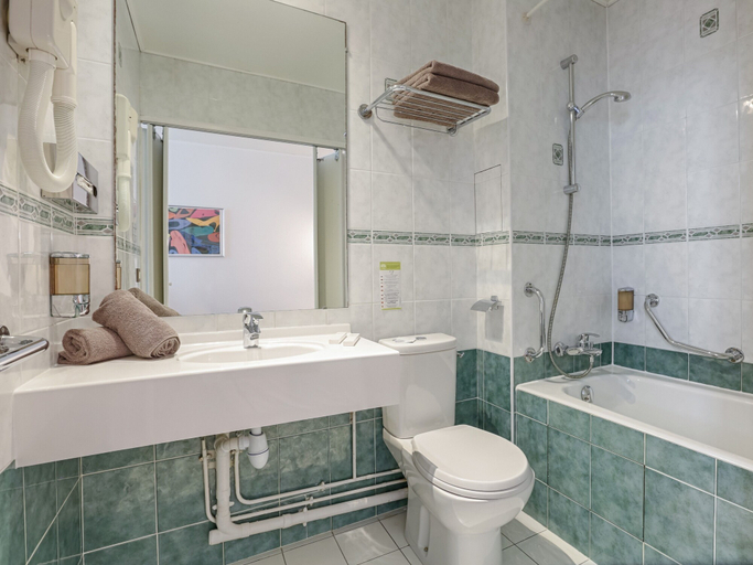 Bathroom 4, Hotel Le Hameau de Passy, Paris