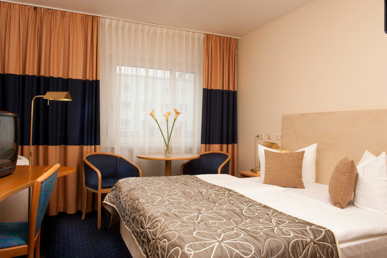 Bedroom 3, TRYP by Wyndham Bremen Airport, Bremen